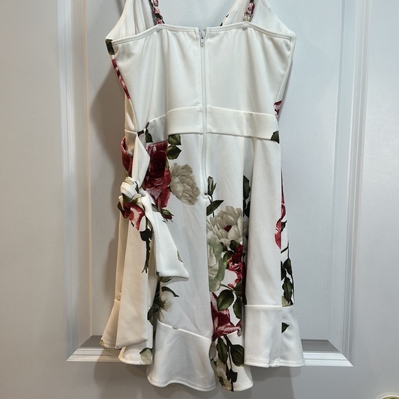 BRAND NEW WINDSOR rose romper in XS - Picture 4 of 9